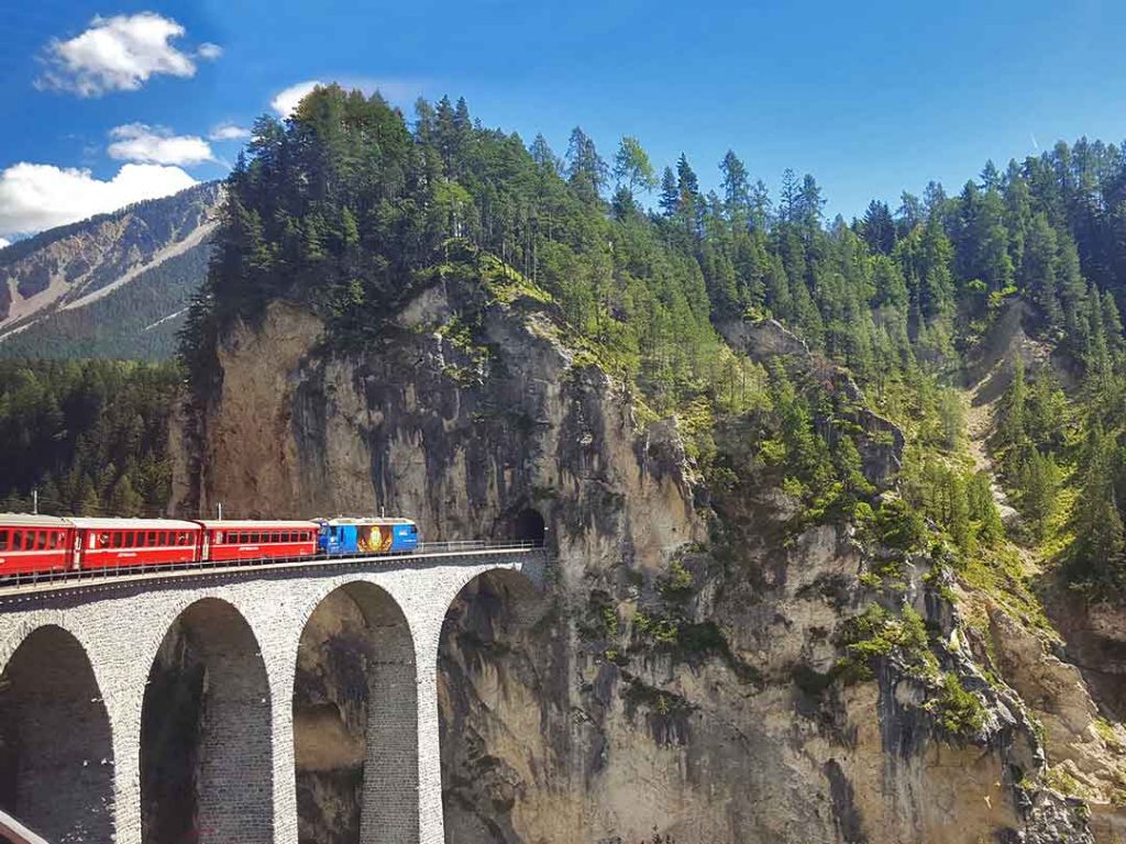 Rotas Panorâmicas de trem na Suíça Caçando Destinos