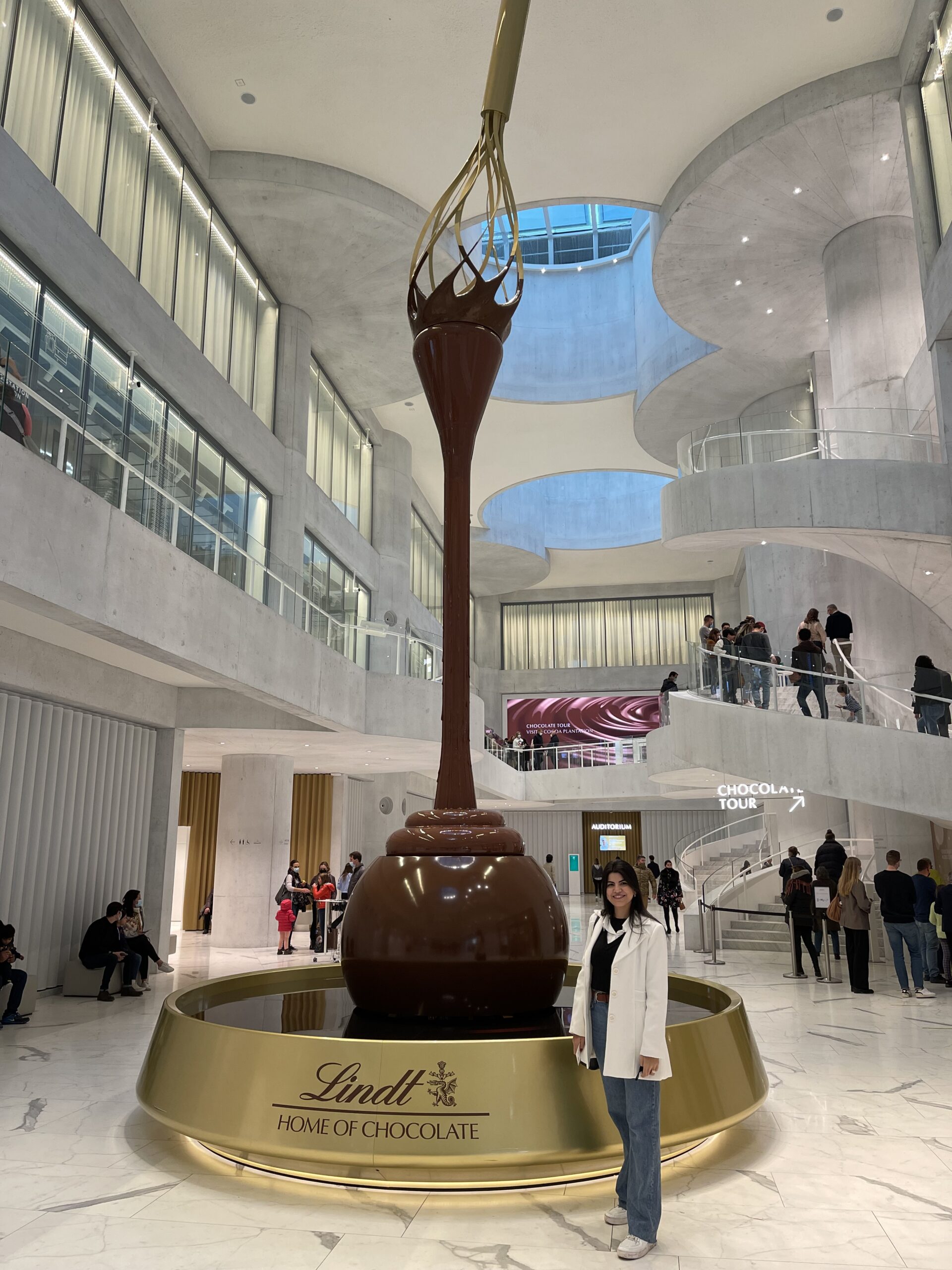 Visitando a Fábrica da Lindt na Suíça - Caçando Destinos